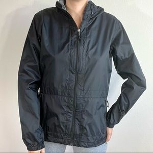 Columbia black nylon lightweight rain coat